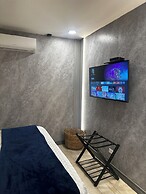 Berlor Airport Inn