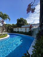 Berlor Airport Inn