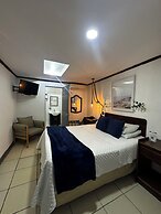 Berlor Airport Inn