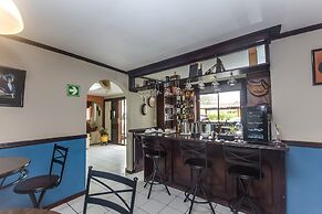 Berlor Airport Inn