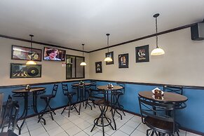 Berlor Airport Inn