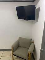 Berlor Airport Inn