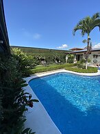 Berlor Airport Inn