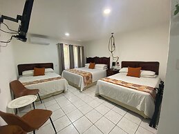 Berlor Airport Inn