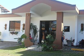 Berlor Airport Inn