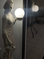 Berlor Airport Inn