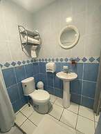 Berlor Airport Inn