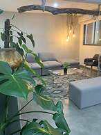 Berlor Airport Inn