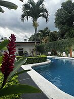 Berlor Airport Inn