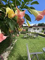 Berlor Airport Inn