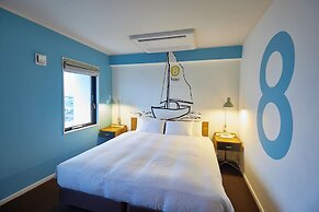 8Hotel