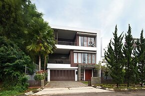 Harmony Hilltop City View 4BR Villa With Pool