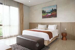 Harmony Hilltop City View 4BR Villa With Pool