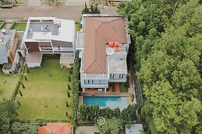 Harmony Hilltop City View 4BR Villa With Pool