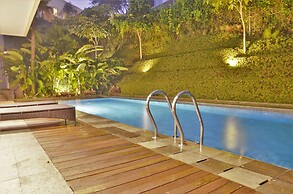 Oyama City View 4BR Villa with a Heated Pool