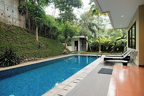Oyama City View 4BR Villa with a Heated Pool