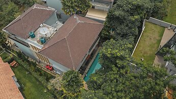 Oyama City View 4BR Villa with a Heated Pool