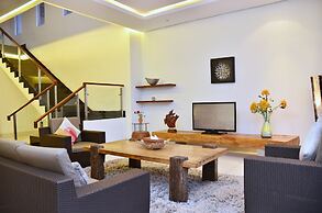 Oyama City View 4BR Villa with a Heated Pool