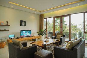 Oyama City View 4BR Villa with a Heated Pool