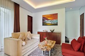 Oyama City View 4BR Villa with a Heated Pool