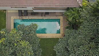 Oyama City View 4BR Villa with a Heated Pool