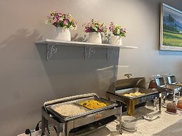 WE Valley Hotel