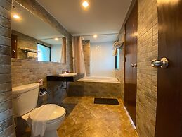 WE Valley Hotel