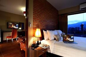 WE Valley Hotel
