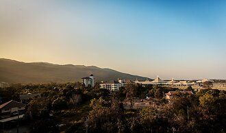 WE Valley Hotel