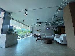 WE Valley Hotel