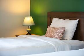 WE Valley Hotel