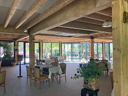Tropic Hotel