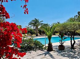 Tropic Hotel