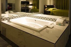 Le Chabrol Hotel & Suites
