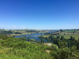 Lake Karapiro Lodge