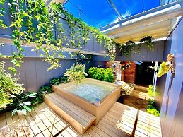 Capsule inn Osaka - Caters to Men