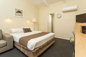 Club Motel