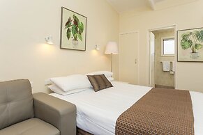 Club Motel