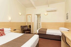 Club Motel