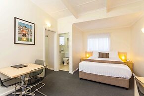 Club Motel