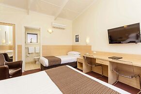 Club Motel