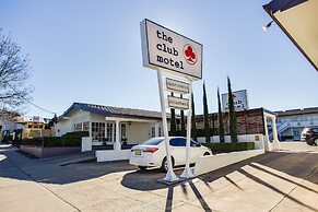 Club Motel
