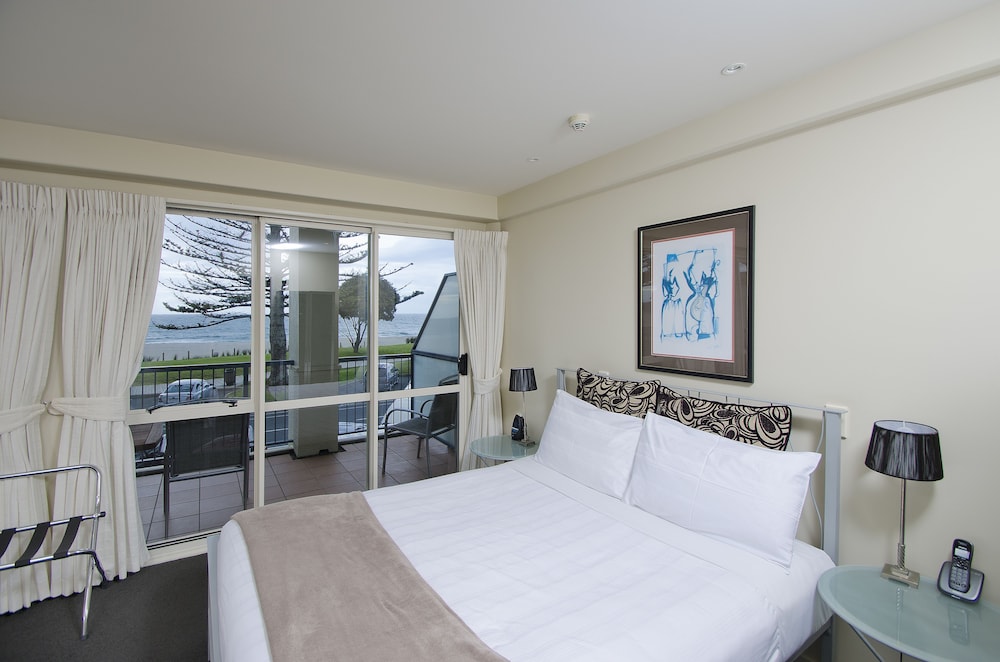 The Pavilions Beachfront Apartments