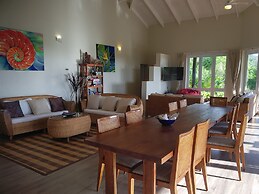 Muri Beach Resort