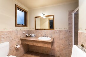Cradle Forest Inn