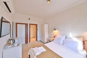 Zinbad Hotel