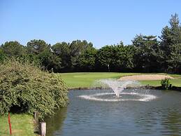 Golf Hotel