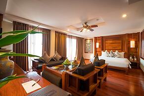 Angkor Miracle Reflection Club