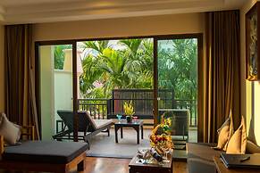 Angkor Miracle Reflection Club
