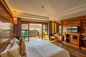 Angkor Miracle Reflection Club